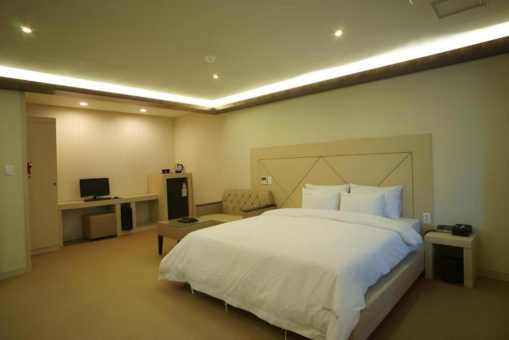 Hotel W Shinjeju Exterior photo
